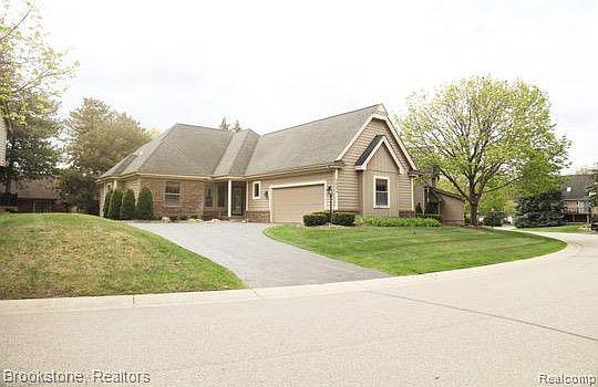 5624 Northcrest Xing, Clarkston, MI 48346 | MLS #20261008832 | Zillow