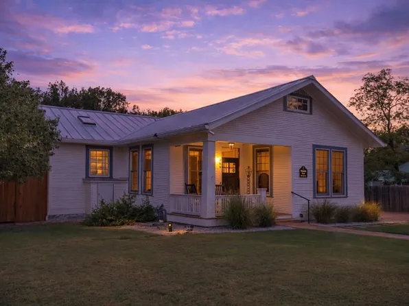 309 Fulton St, Fredericksburg, TX 78624