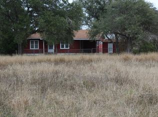 422 Viggo Rd, Beeville, TX 78102
