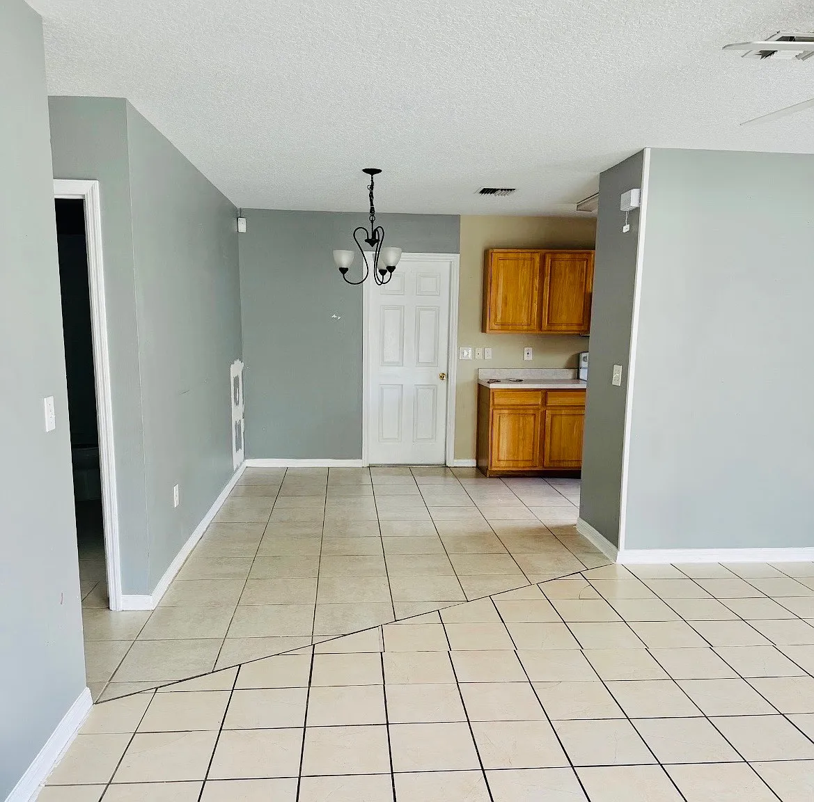 3 bed, 1176 sqft, $1,850 — Photo 2