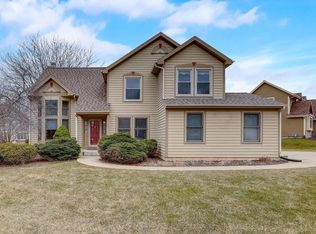 11001 W Daphne St, Milwaukee, WI 53224