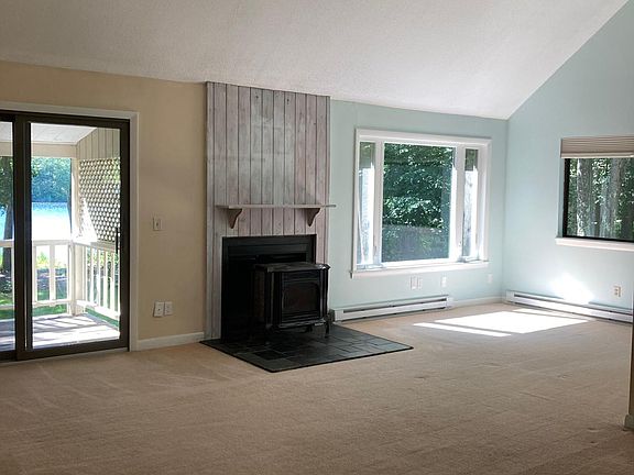 4th image of 133 Lakeshore Dr