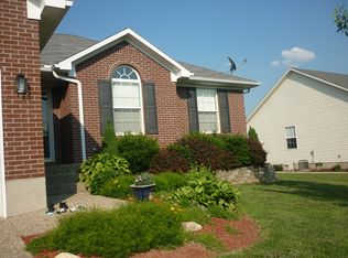 208 Misty Brooke Dr, Mount Washington, KY 40047