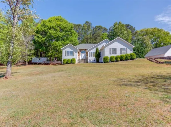 3314 Banks Mountain Dr, Gainesville, GA 30506