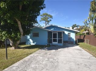 805 93rd Ave N, Naples, FL 34108