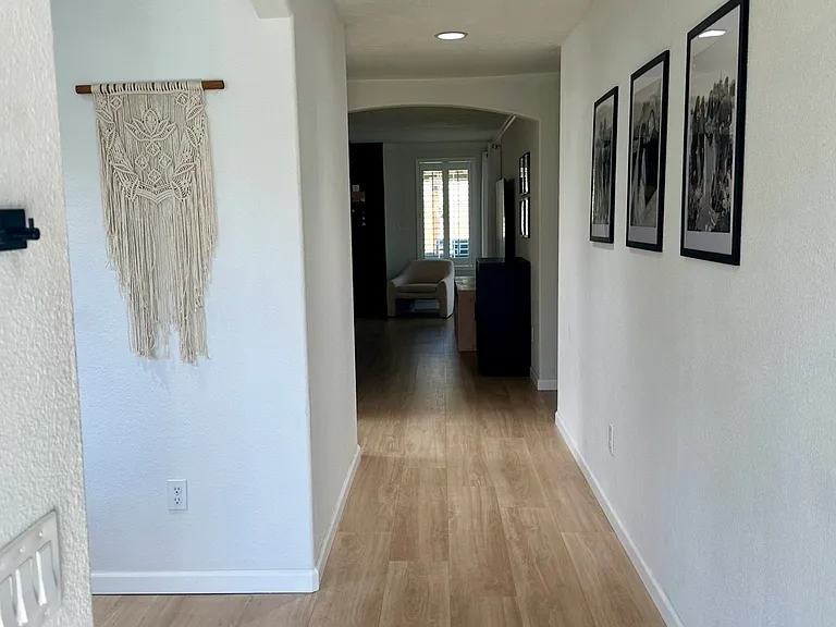 1016 Leonard St — Photo 2