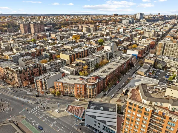 70 Adams Street image 43 of 47