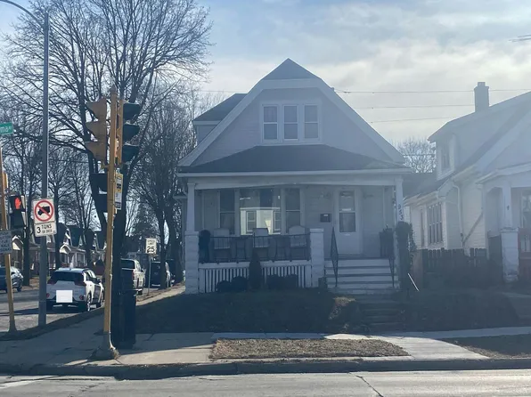 953 W Oklahoma Ave, Milwaukee, WI 53215