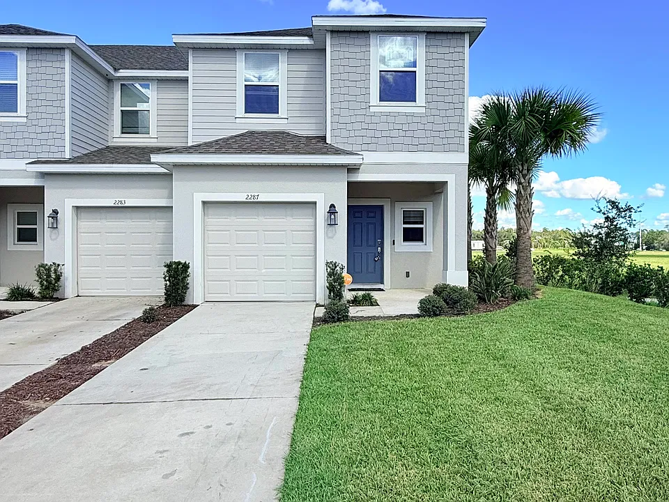 2287 Portrait St