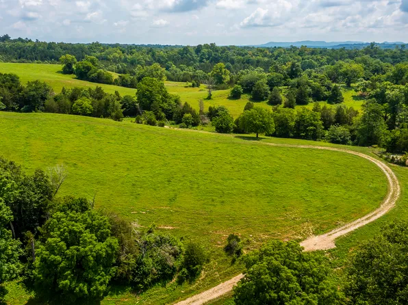 380 Howard Creek Rd, Winchester, KY 40391