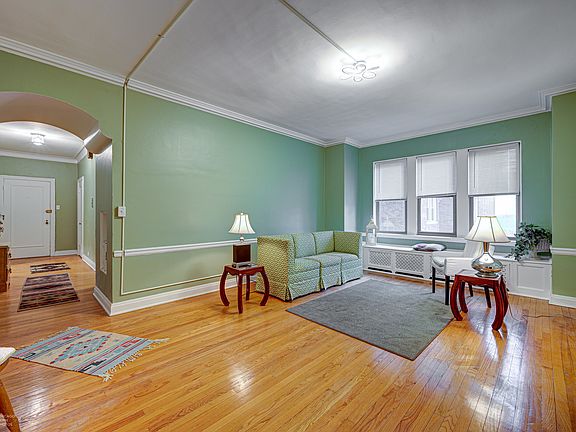 4th image of 5000 S Cornell Ave APT 10D