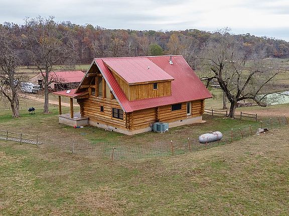 3rd image of 13775 Rocky Comfort Rd