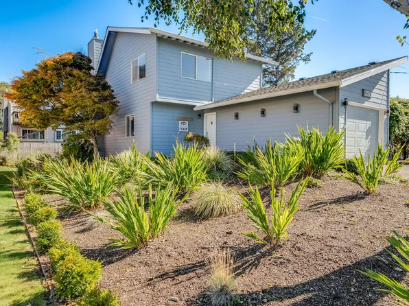 250 N Harbor St, Rockaway Beach, OR 97136