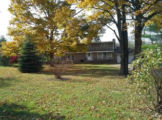 19222 Avery Rd, Three Oaks, MI 49128