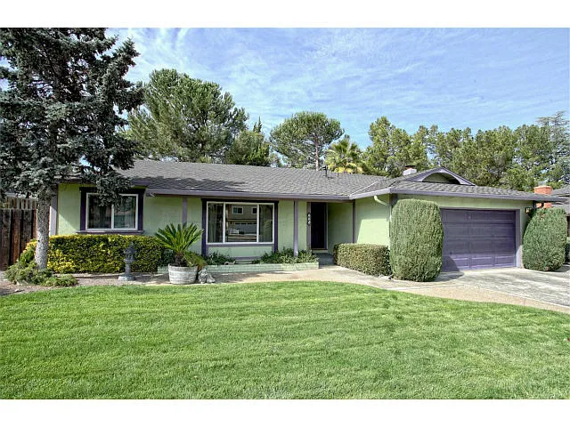 235 More Ave photo 1
