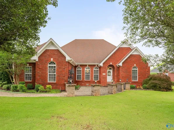 206 Gaston Dr, Madison, AL 35756