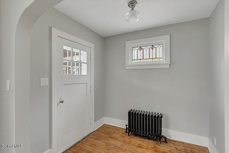 4th image of 72 Grandview Terrace