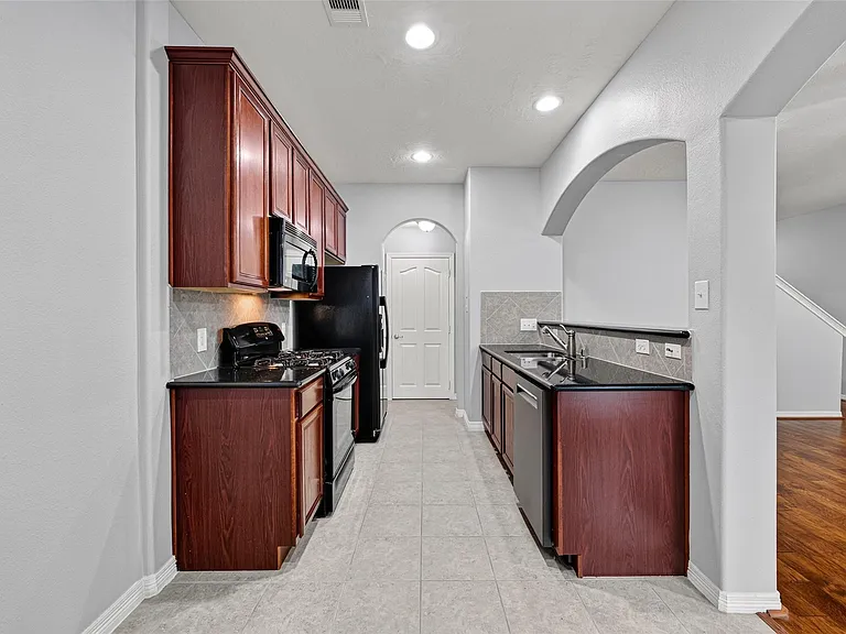 8910 Minola Oaks Dr — Photo 10