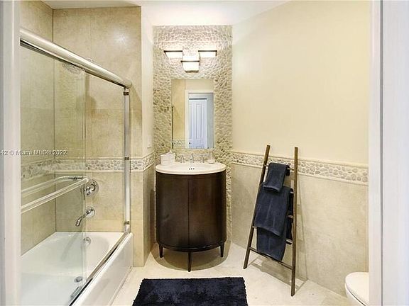 5th image of 520 SE 5th Ave APT 1711