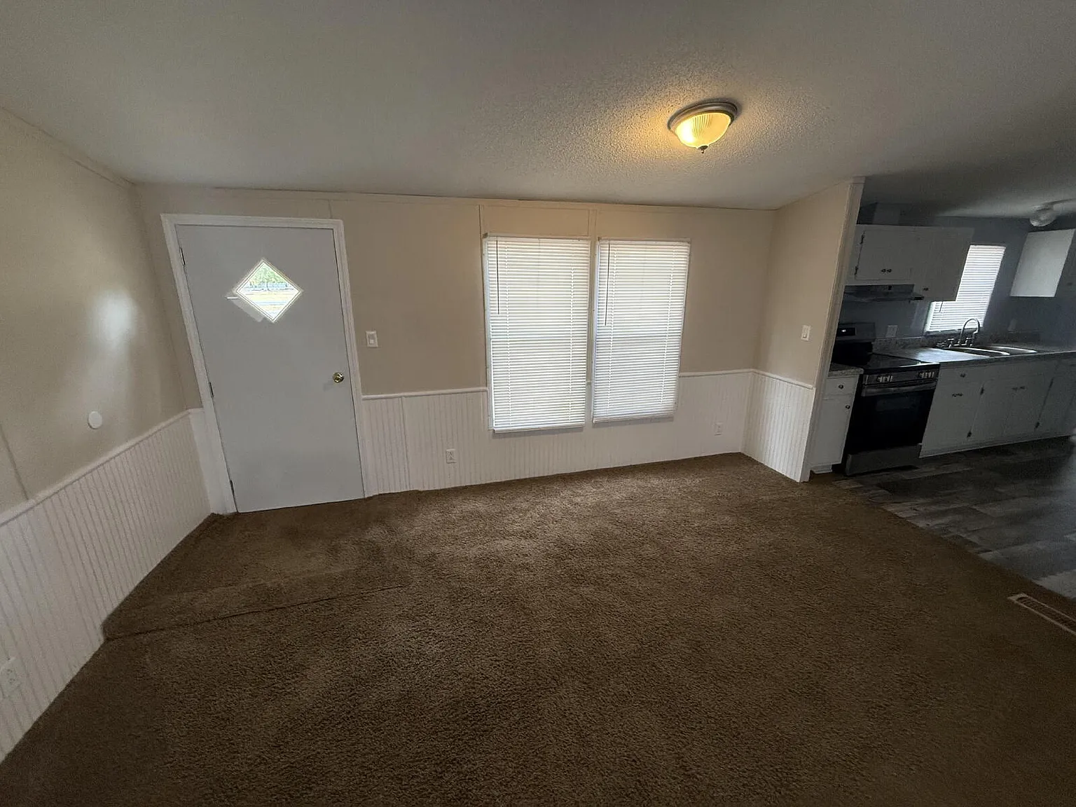 4 bed, 2.0 bath, 1536 sqft, $1,400 — Photo 4