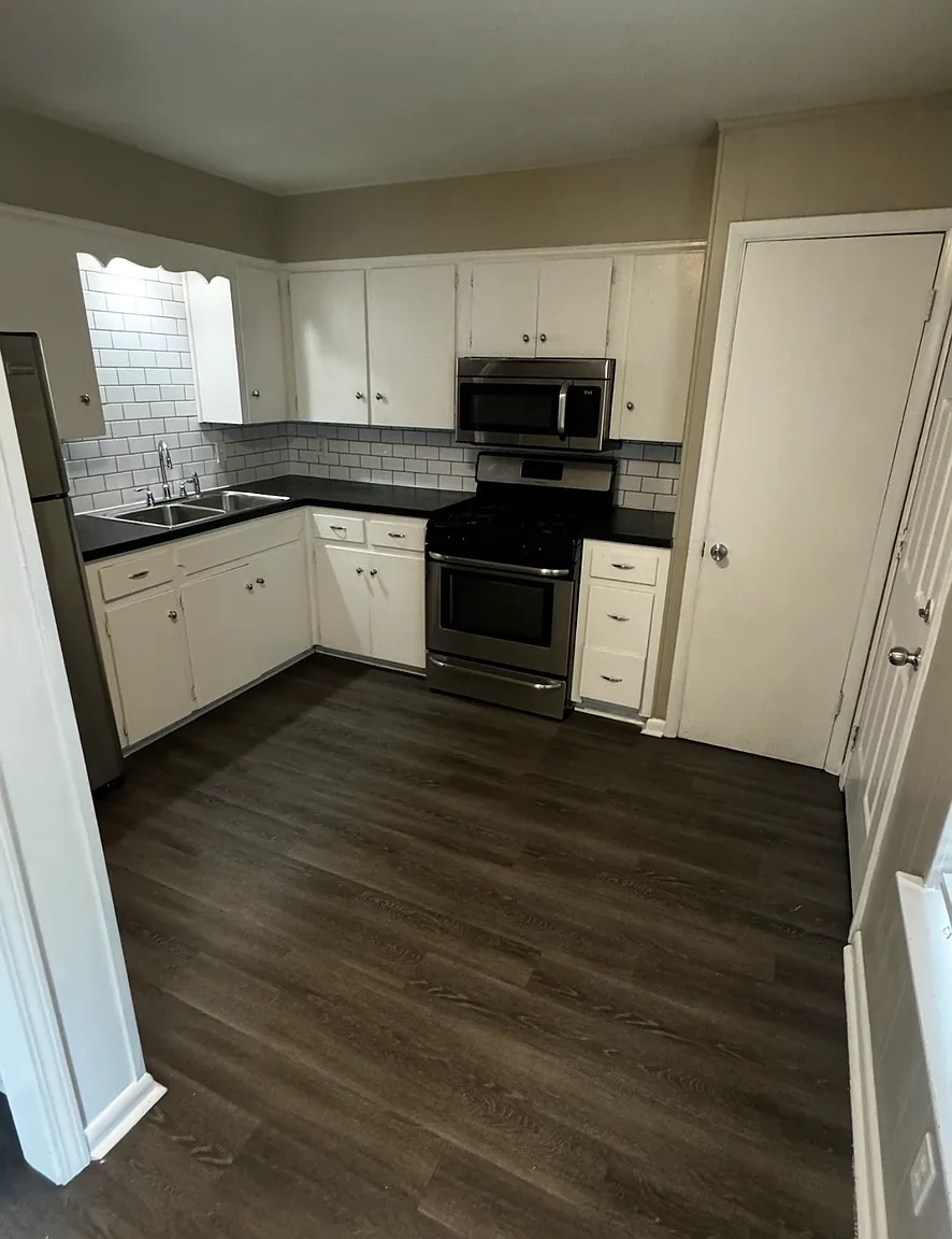 2 Bed/1.5 Bath at 2201 Scott St, Little Rock — Photo 3