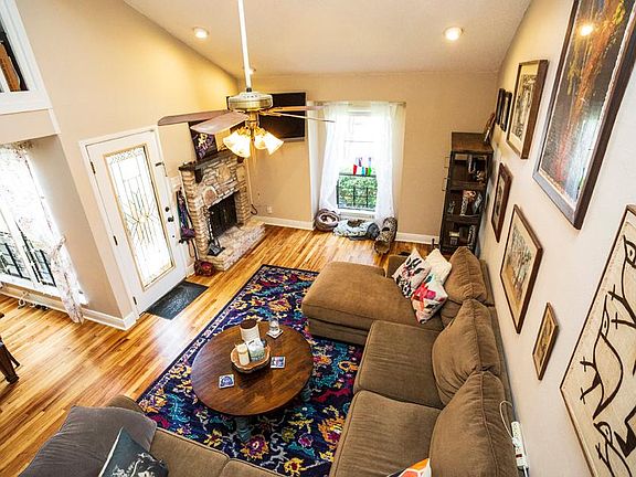 3rd image of 1738 Timberwood Dr
