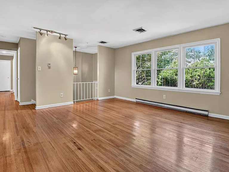 3409 Beverly Dr — Photo 22