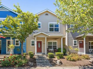 841 N Haskell St, Central Point, OR 97502