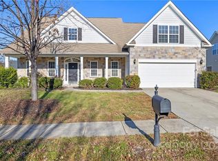 10128 Halkirk Manor Ln, Charlotte, NC 28278