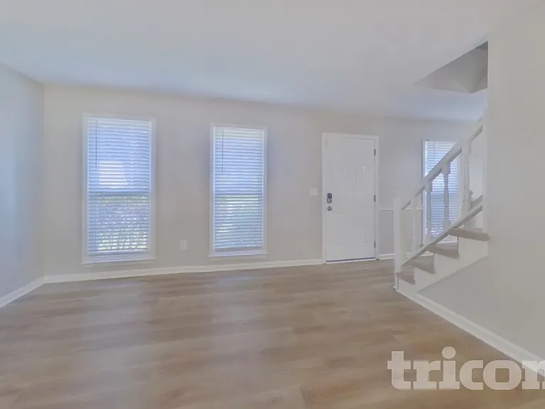 1182 Plunkett Way — Photo 3