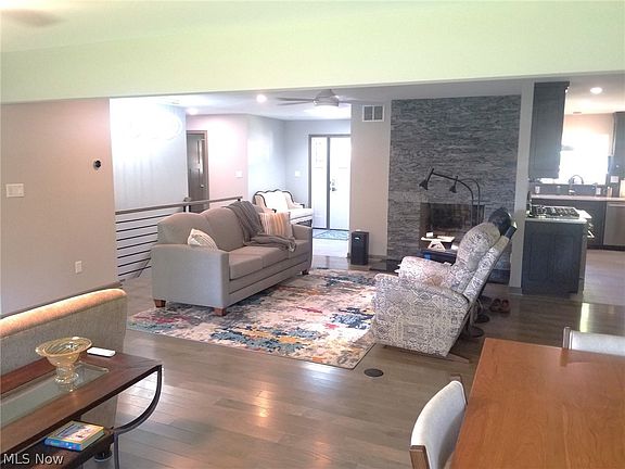 4th image of 546 Woodland Dr