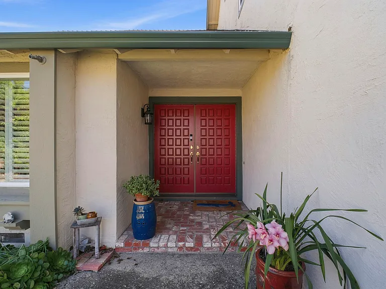 6001 Castlebrook Dr — Photo 4