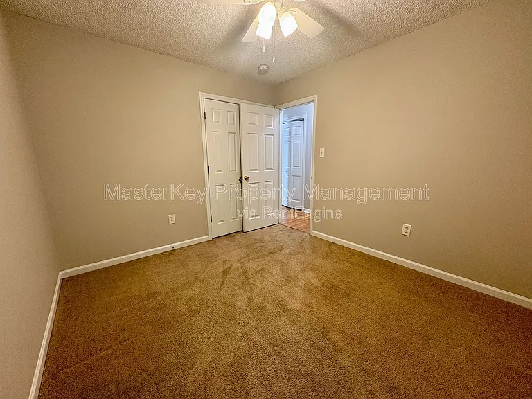 317 Cross Hill Ln — Photo 16