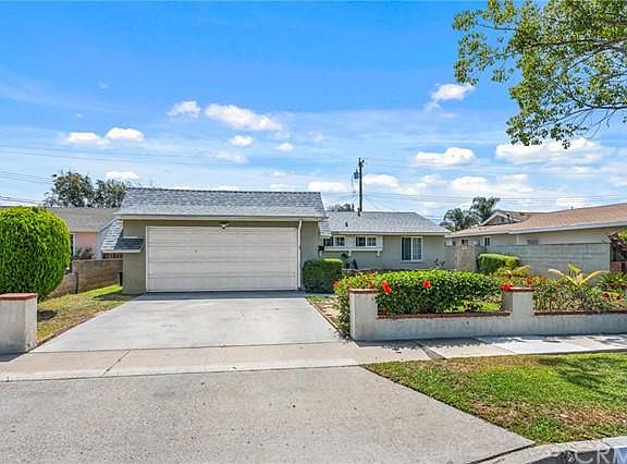 3rd image of 2410 W Camden Pl