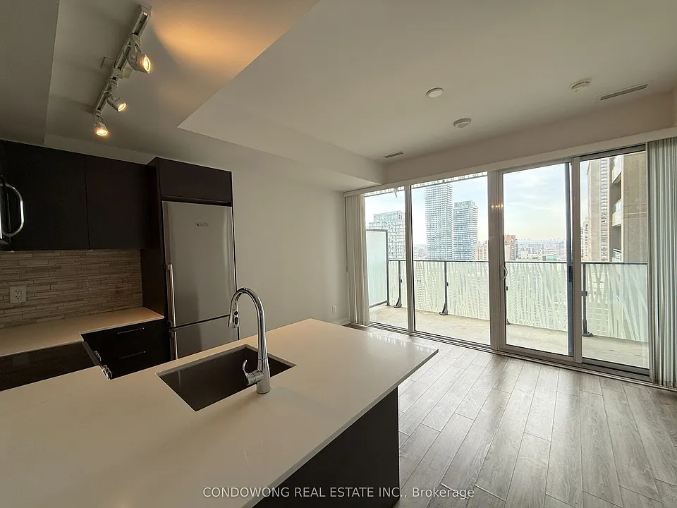 42 Charles St E #2805