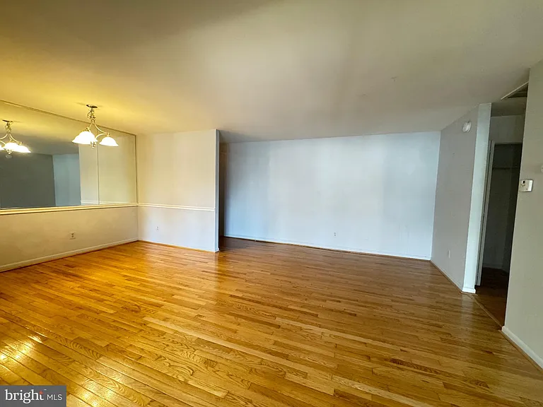 5482 Cedar Ln #B-2 — Photo 3