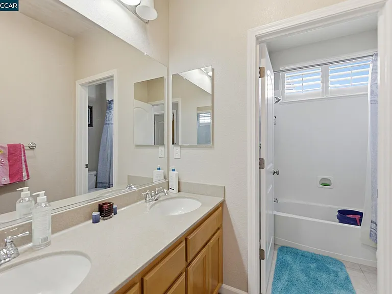 165 Paddington Ct — Photo 29
