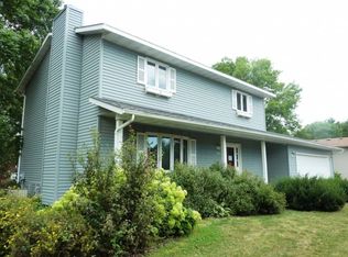 1583 Sharon Dr, North Mankato, MN 56003