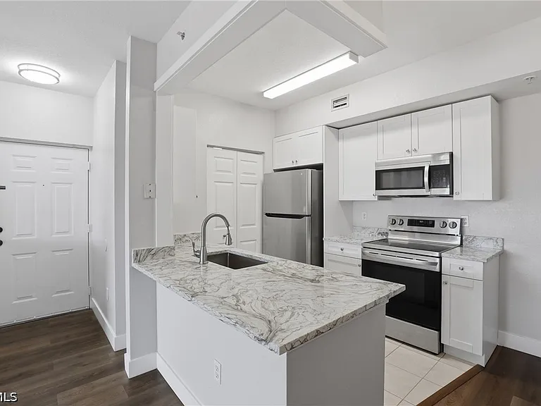 6321 Aragon Way #306 — Photo 12