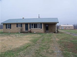 34 Baddy Rd, Lawrenceburg, TN 38464