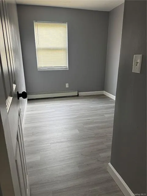4 bed, 1.0 bath, 1300 sqft, $4,000 — Photo 3