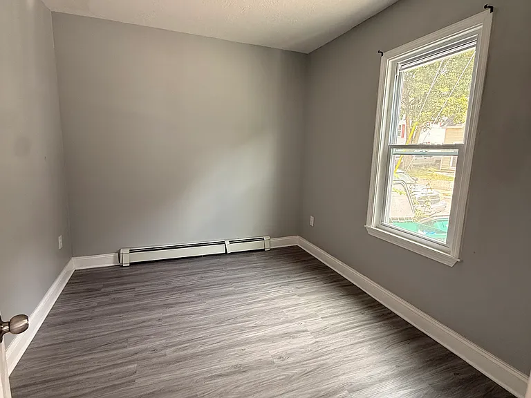 154 Marshall St #1 — Photo 9