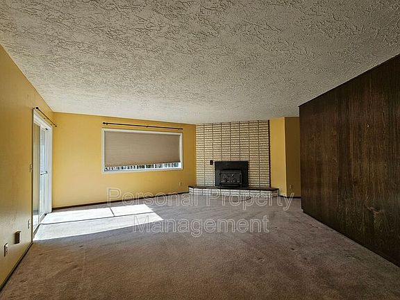 4th image of 10615 NE 41st St