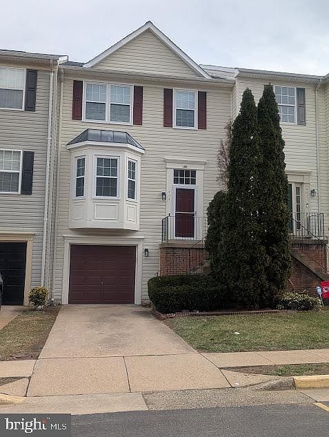 1st image of 404 Park Cove Dr