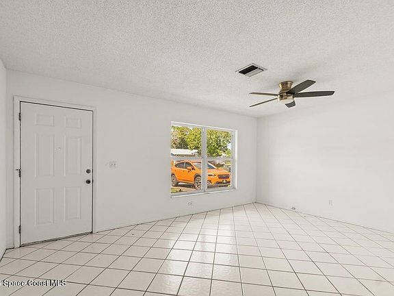 3rd image of 268 SW Lucero Dr