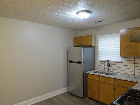 2nd image of 8216-18 Roberts St #8218