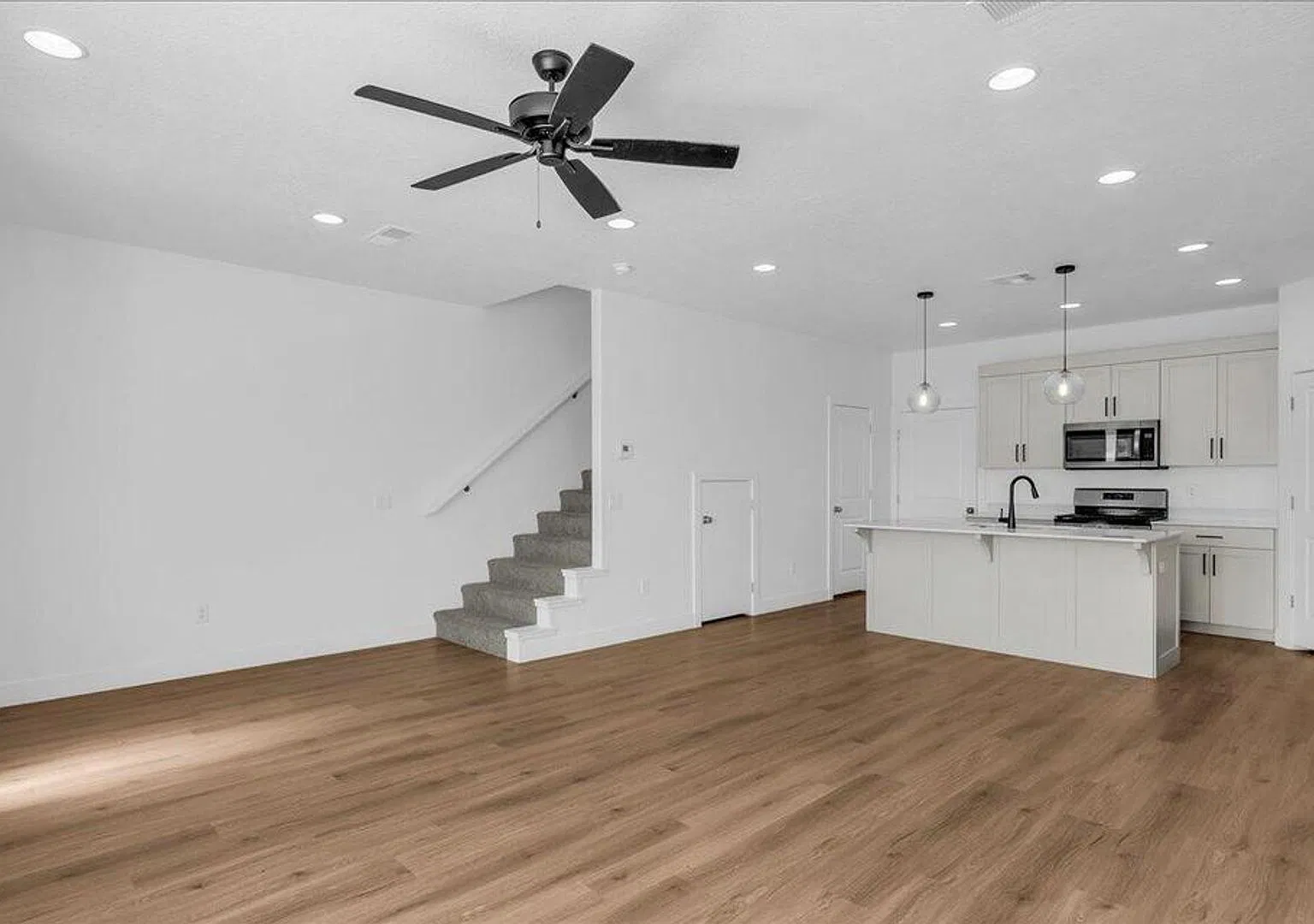 Woodlands Estates Townhomes — Photo 4