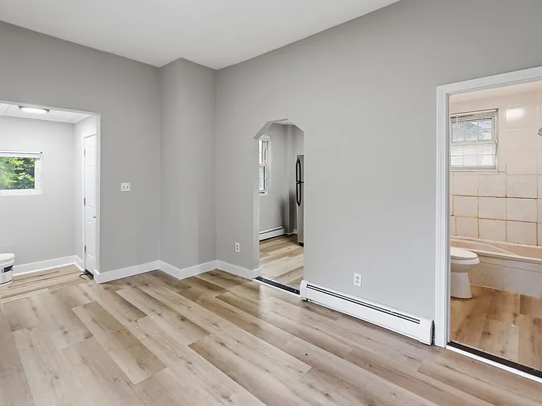 82 Pond St — Photo 6