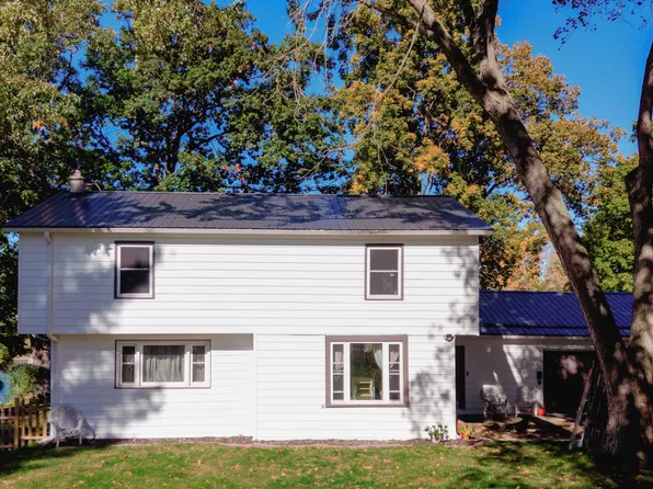 26370 S Shore Dr, Mendon, MI 49072