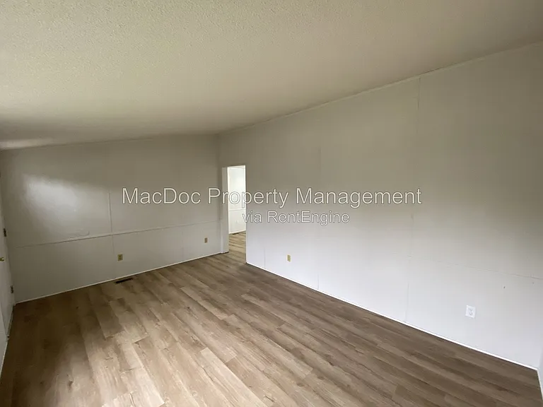 900 White St — Photo 5
